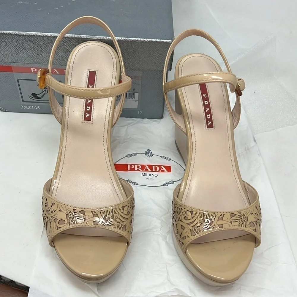 Prada Sz 37 Nude Cream Beige Patent Leather Wedge Sandals w/Original Box